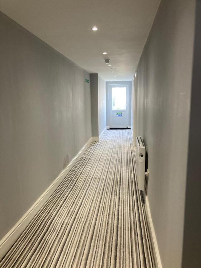 112 Gleneagle Road Rooms Лондон Екстер'єр фото