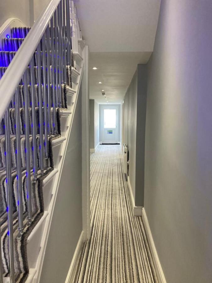 112 Gleneagle Road Rooms Лондон Екстер'єр фото